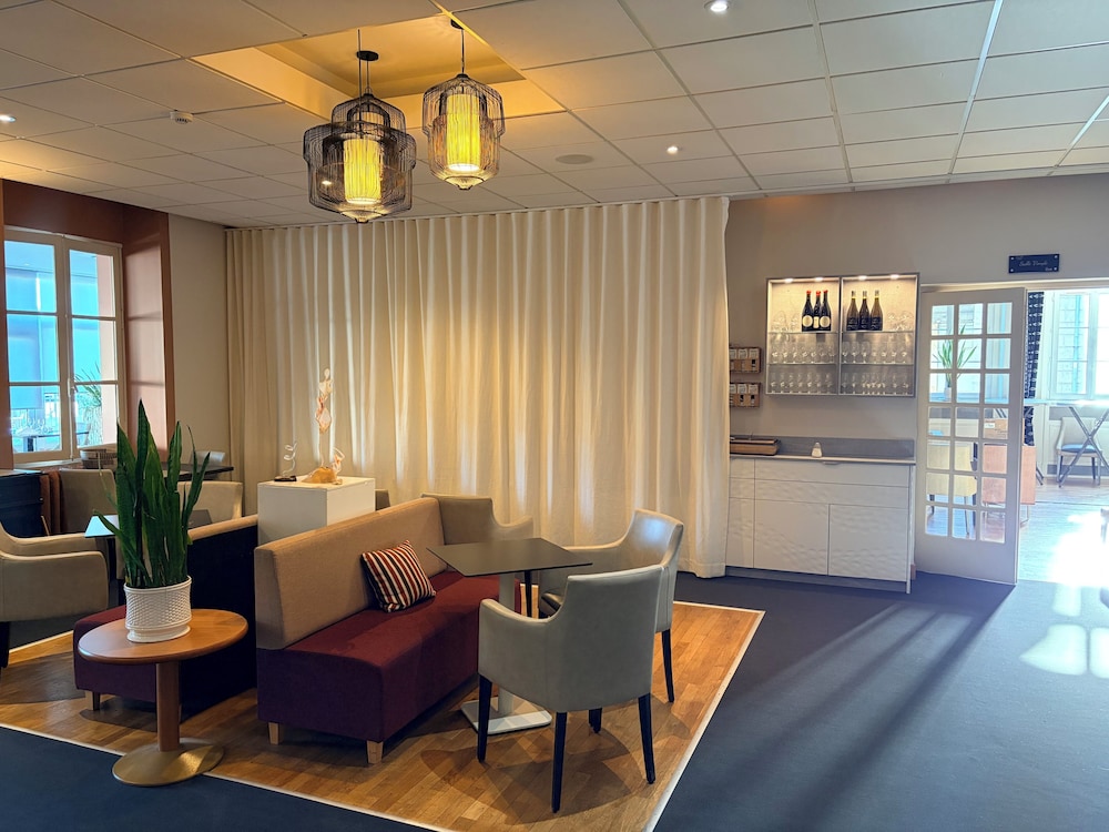AU GRAND HOTEL 28/52