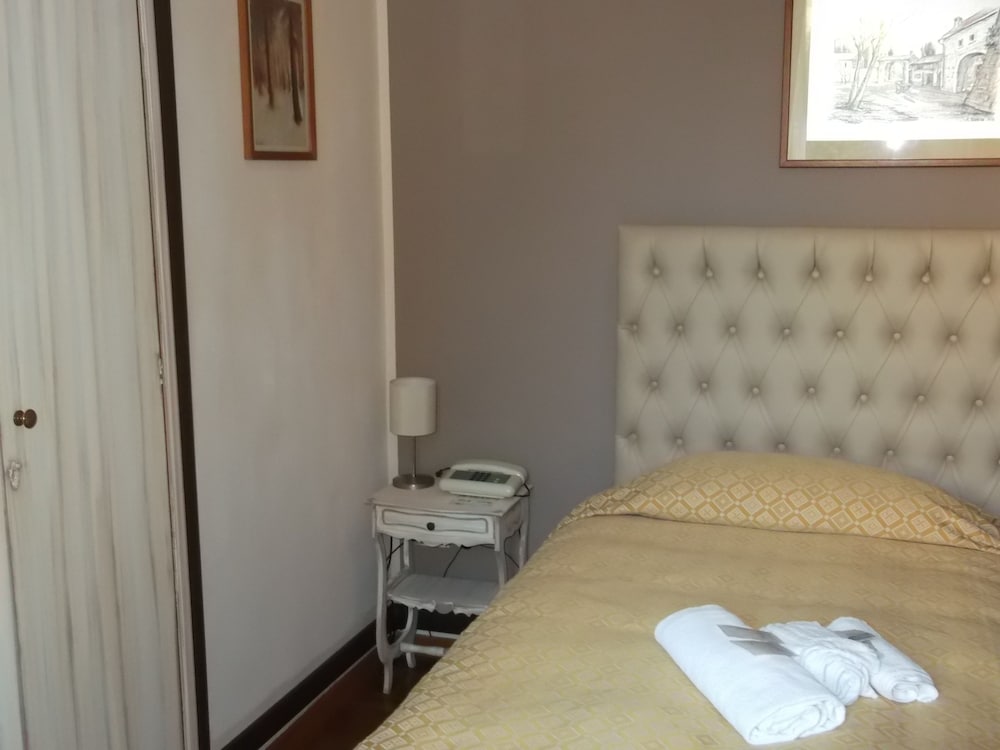 VILLA MARIA HOTEL 37/70