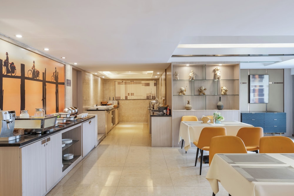 Poltton International Apartment (Foshan Zumiao Lingnan Tiandi Branch) 35/42