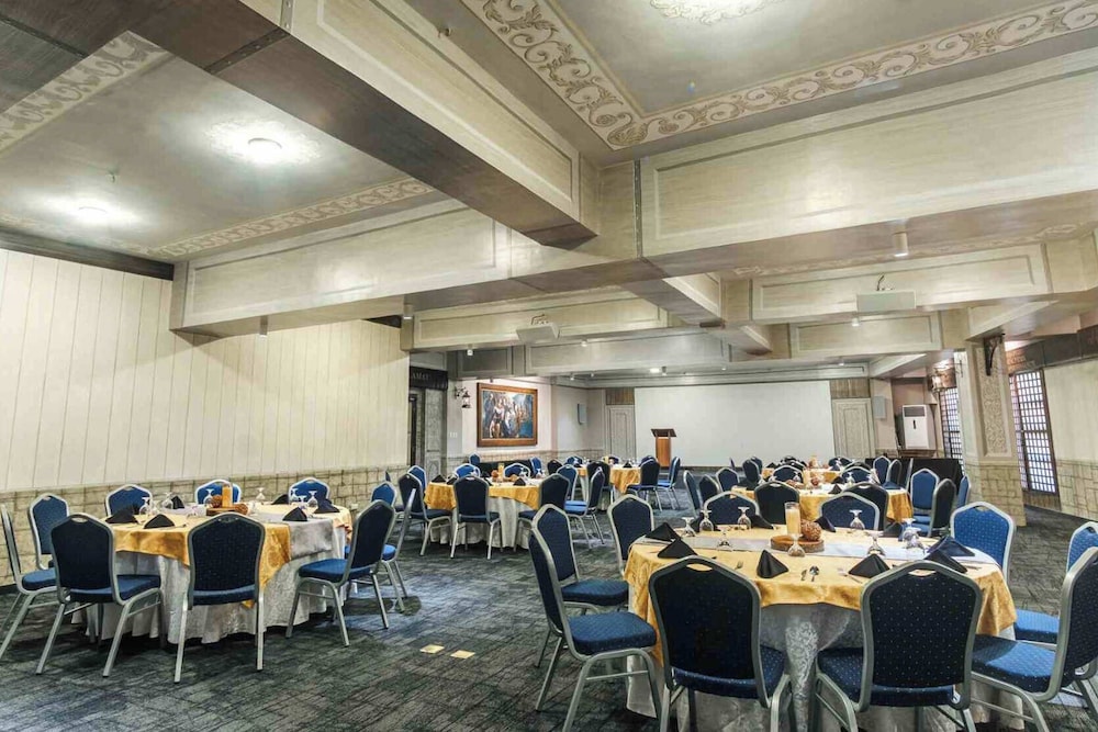 Cebu Quincentennial Hotel 36/40