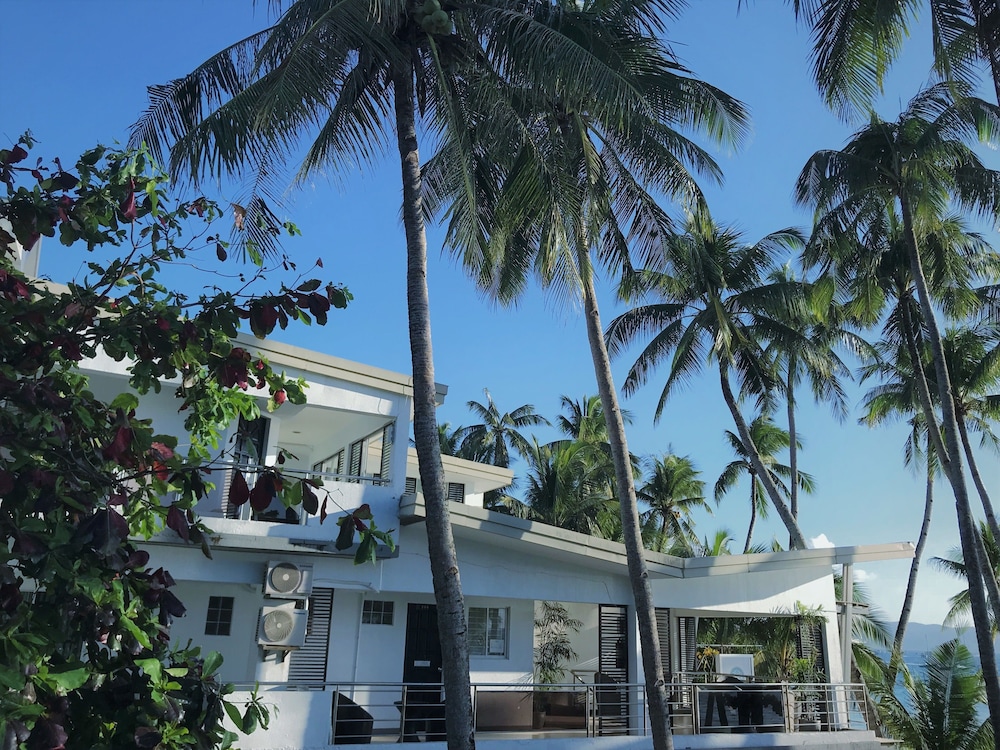 Grand Blue Beach Hotel 3/77