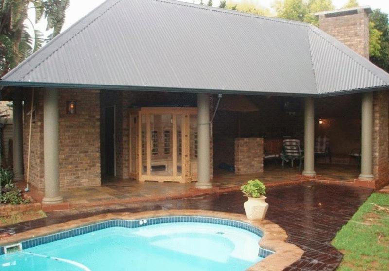 Goodey's Guesthouse 13/24