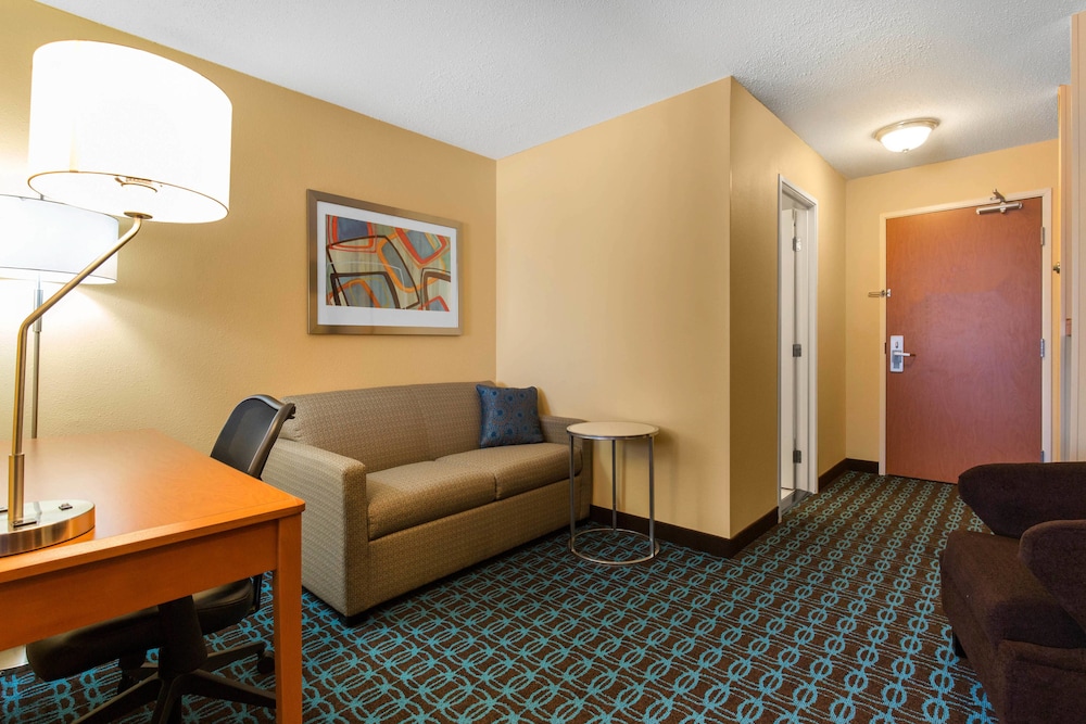 AmericInn by Wyndham St. Cloud MN Shopping Area 34/51