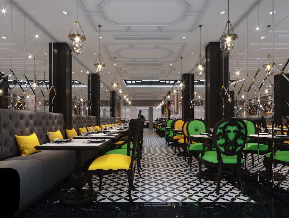 Flora Centre Hotel & Spa 61/70