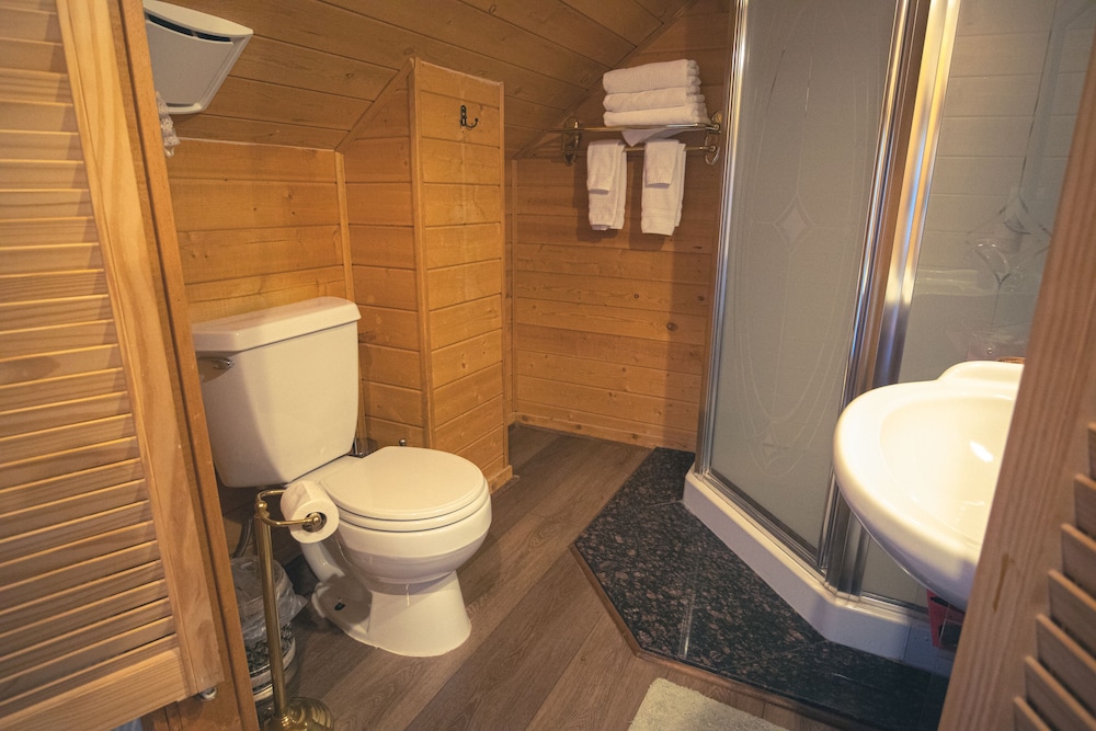 Tucker Peak Lodge 56/64