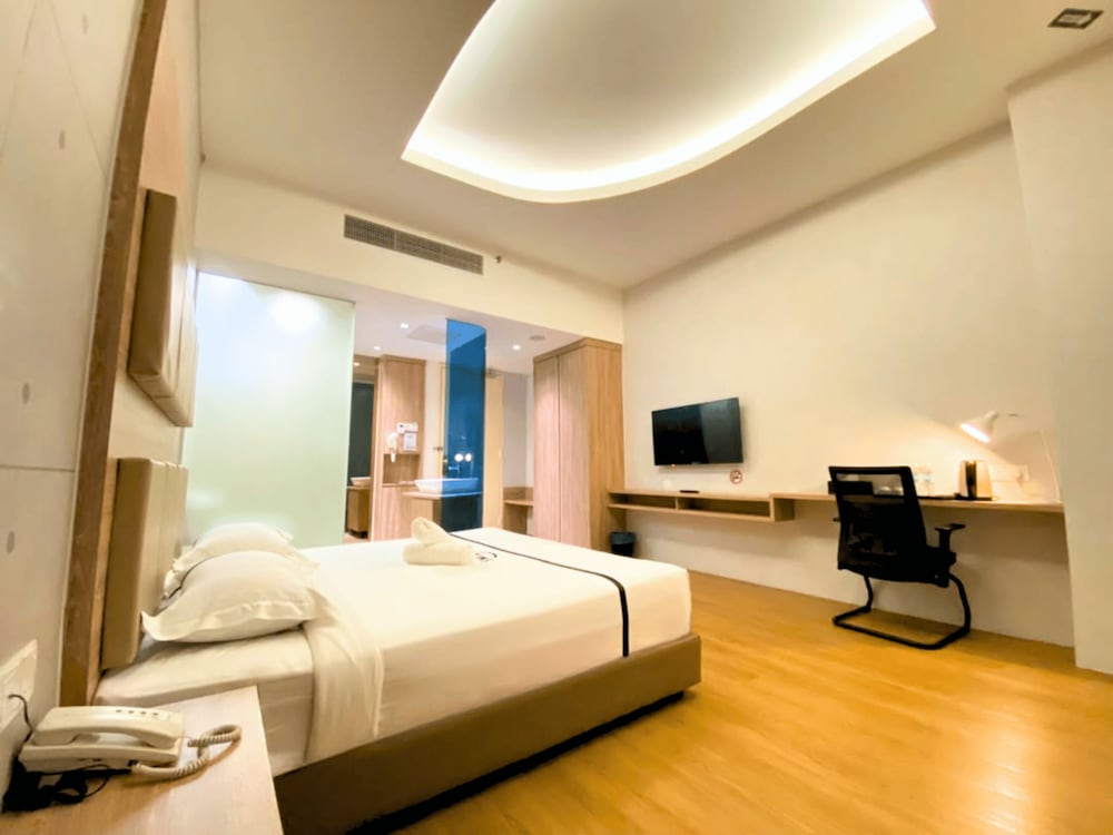 Top Holiday Hotel 34/52
