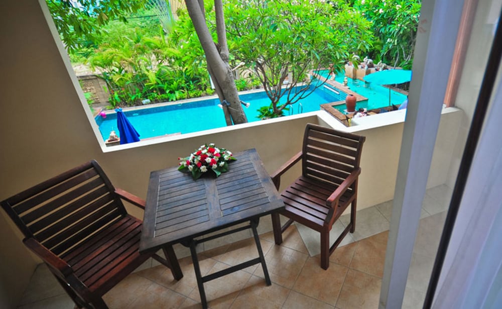 Gazebo Resort Pattaya 89/90
