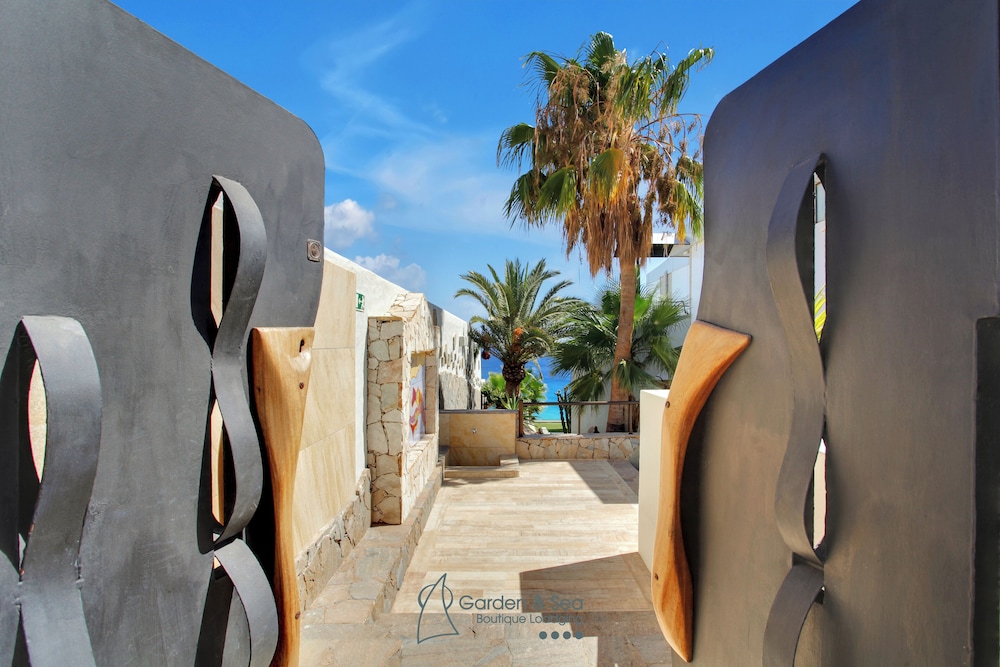 Apartamentos Garden & Sea Boutique Lodging by LIVVO 34/50