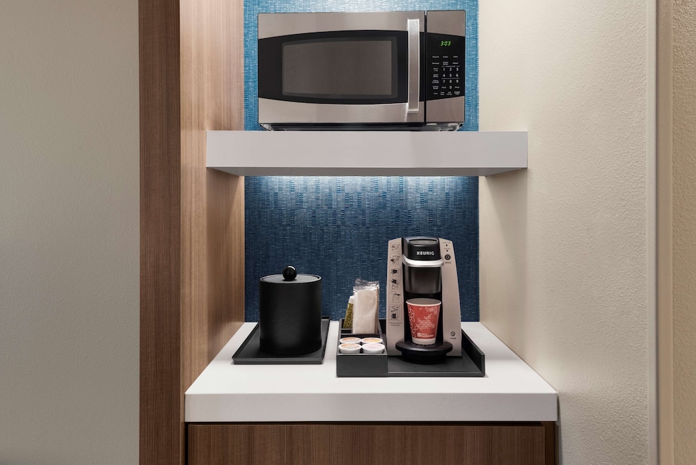 Hilton Garden Inn Milwaukee Brookfield Conference Center 17/60