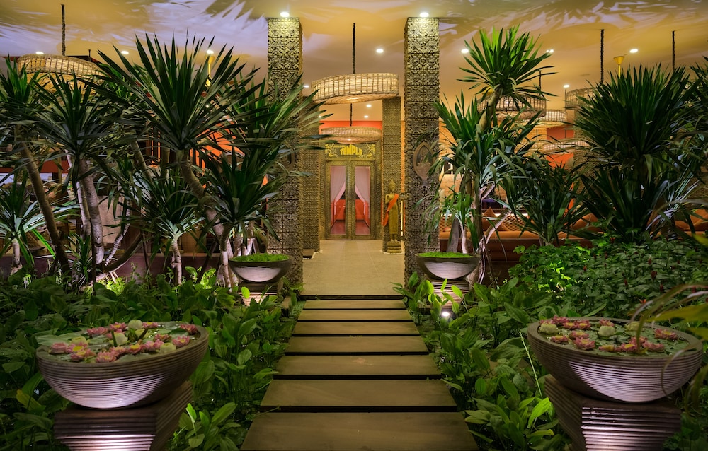 Golden Temple Hotel 68/72