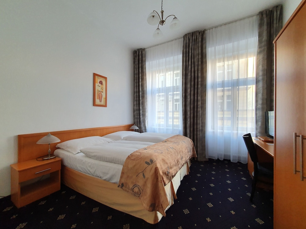 Hotel Machova 1/50