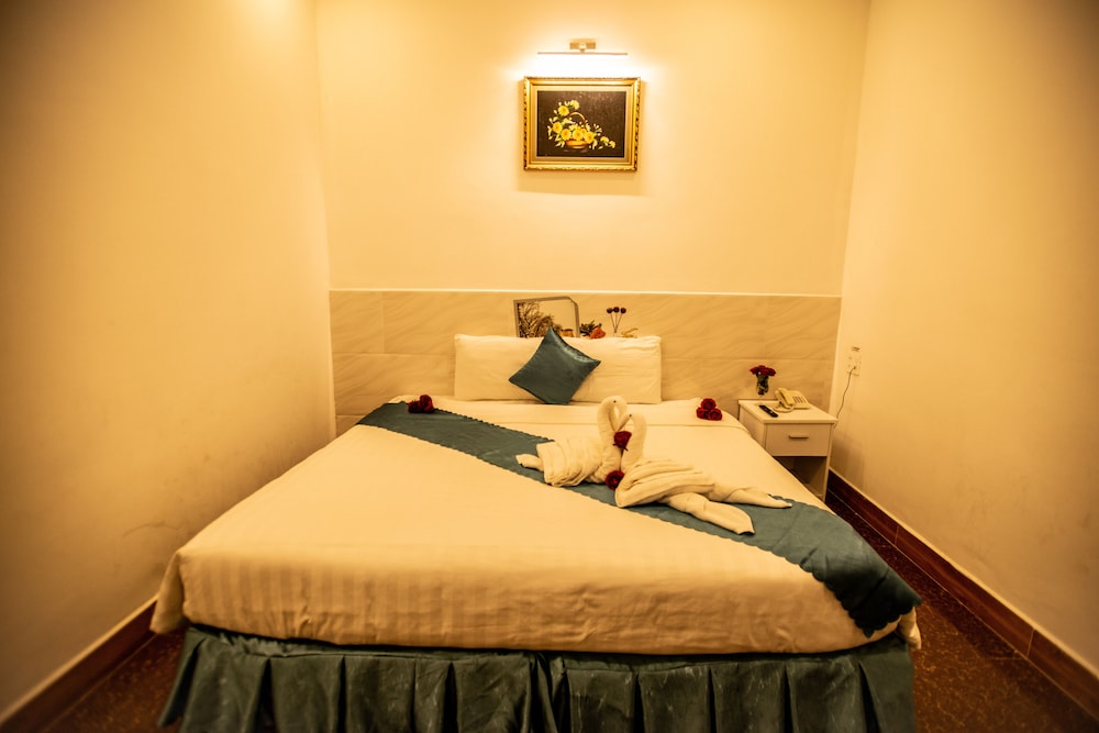 Tea Leaf Hotel 18/39