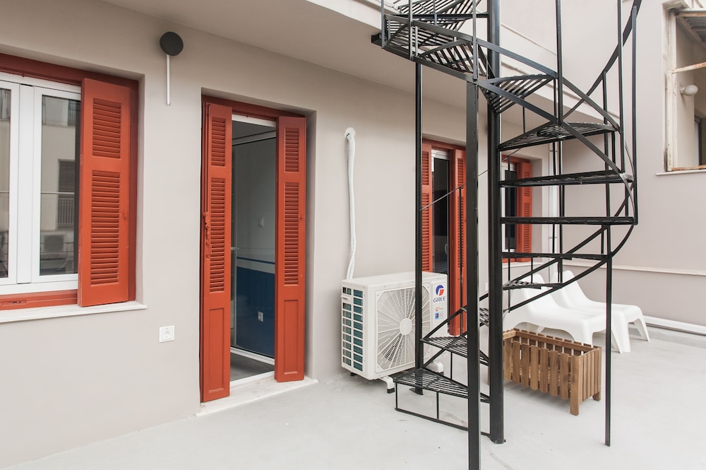 Karitsi Place 24/50