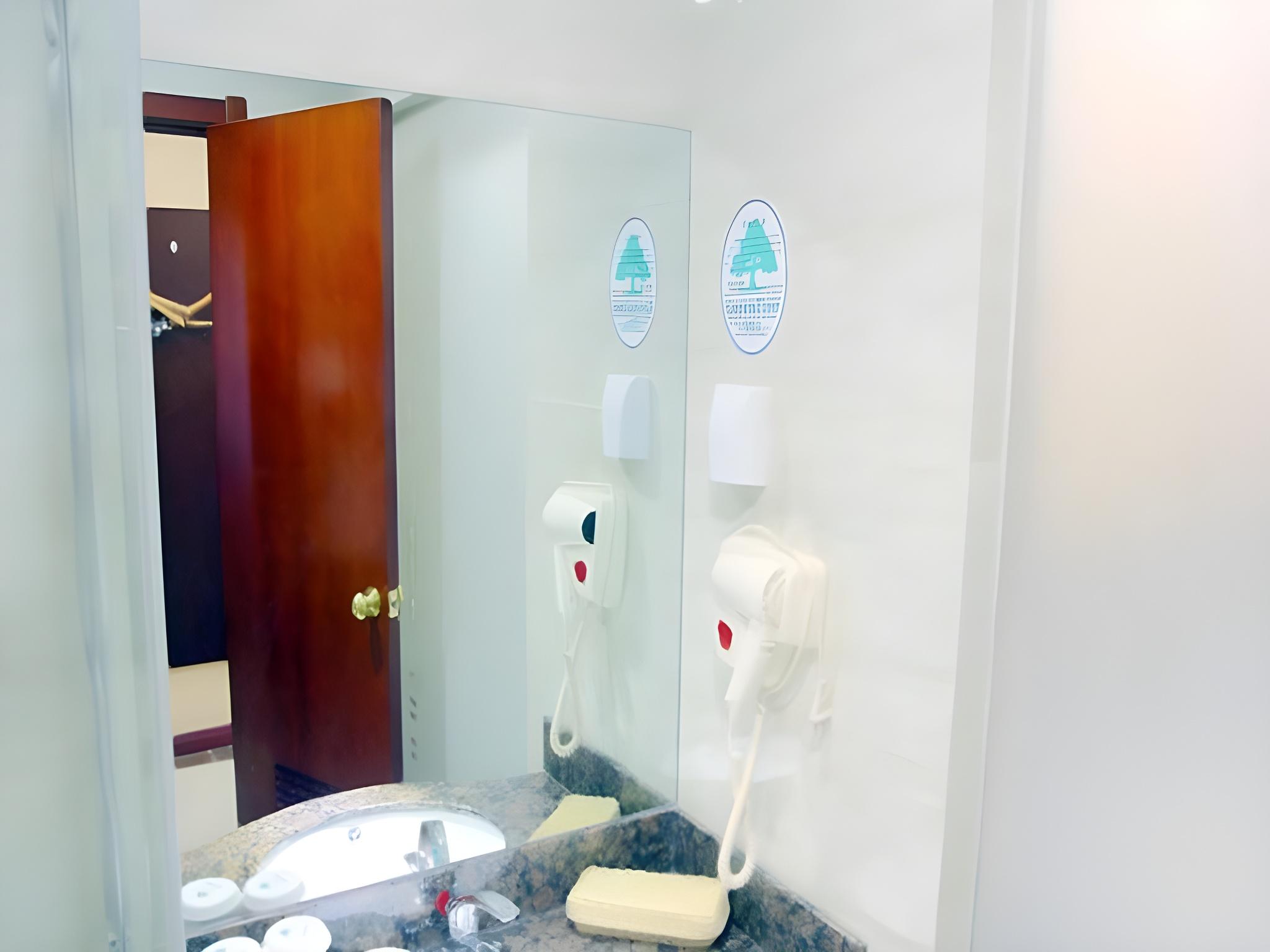 GreenTree Inn Jiangyin Zhouzhuang Shiji Avenue Business Hotel 19/20