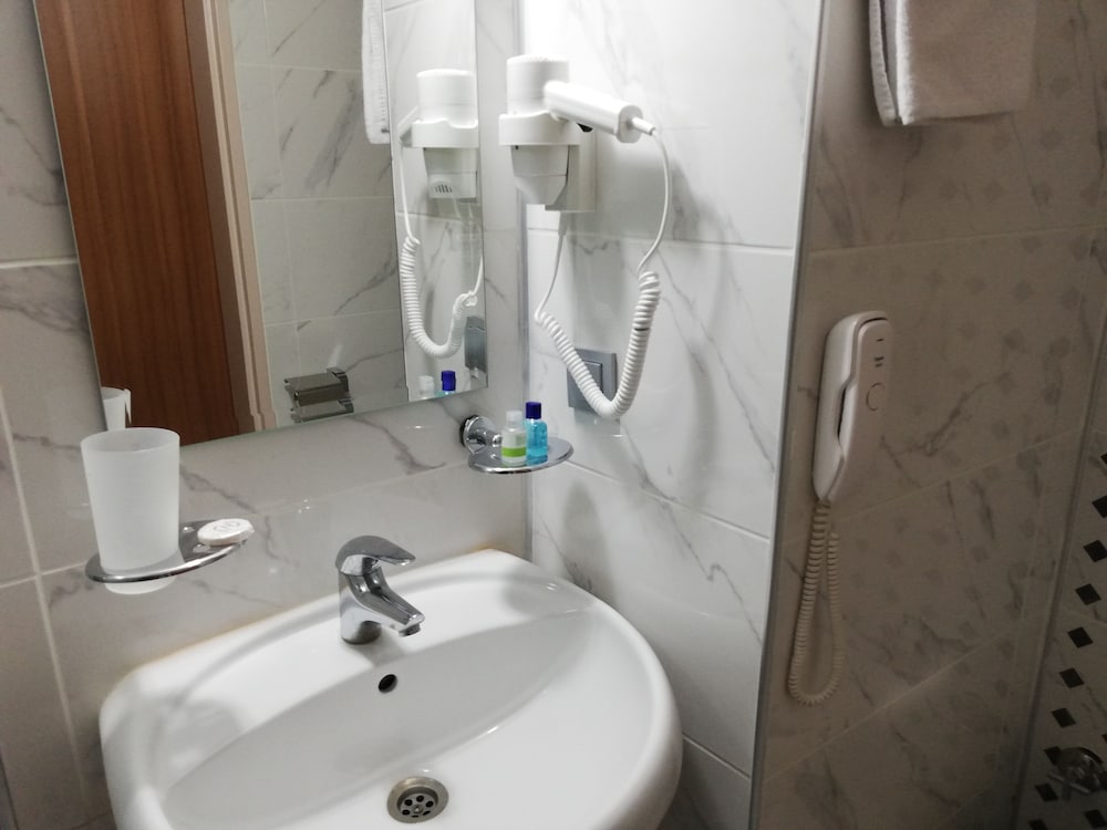 Piskin Hotel 30/30