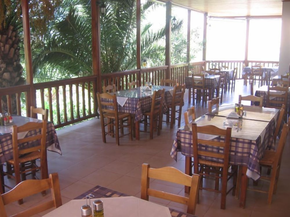 Ammoudi Hotel 24/45