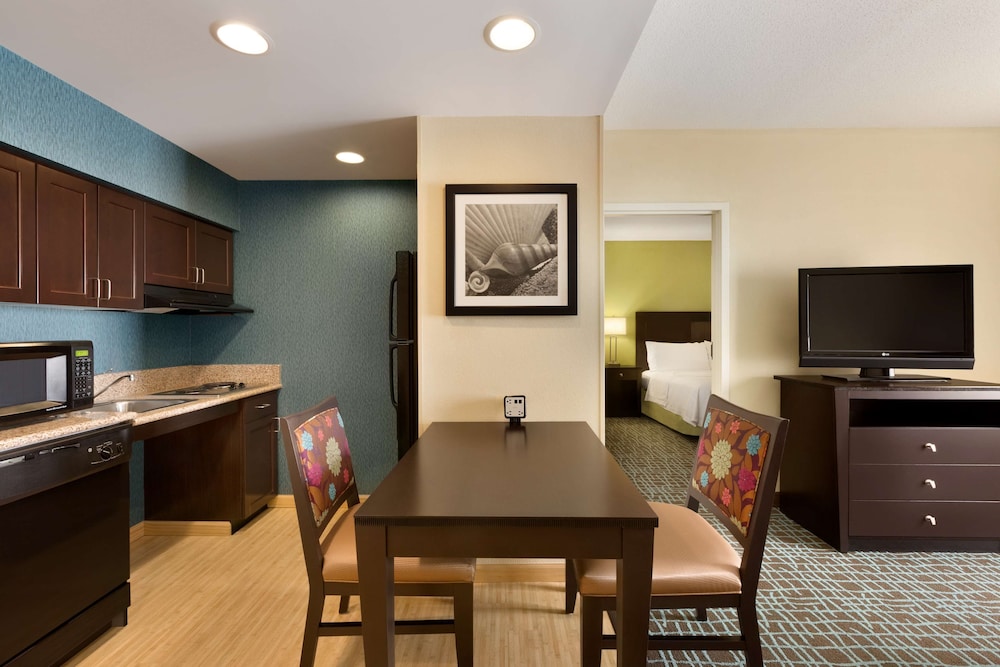 Homewood Suites by Hilton Fort Myers Airport/FGCU 38/47