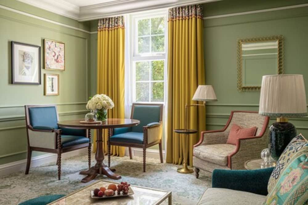 Four Seasons Hotel Hampshire 56/84
