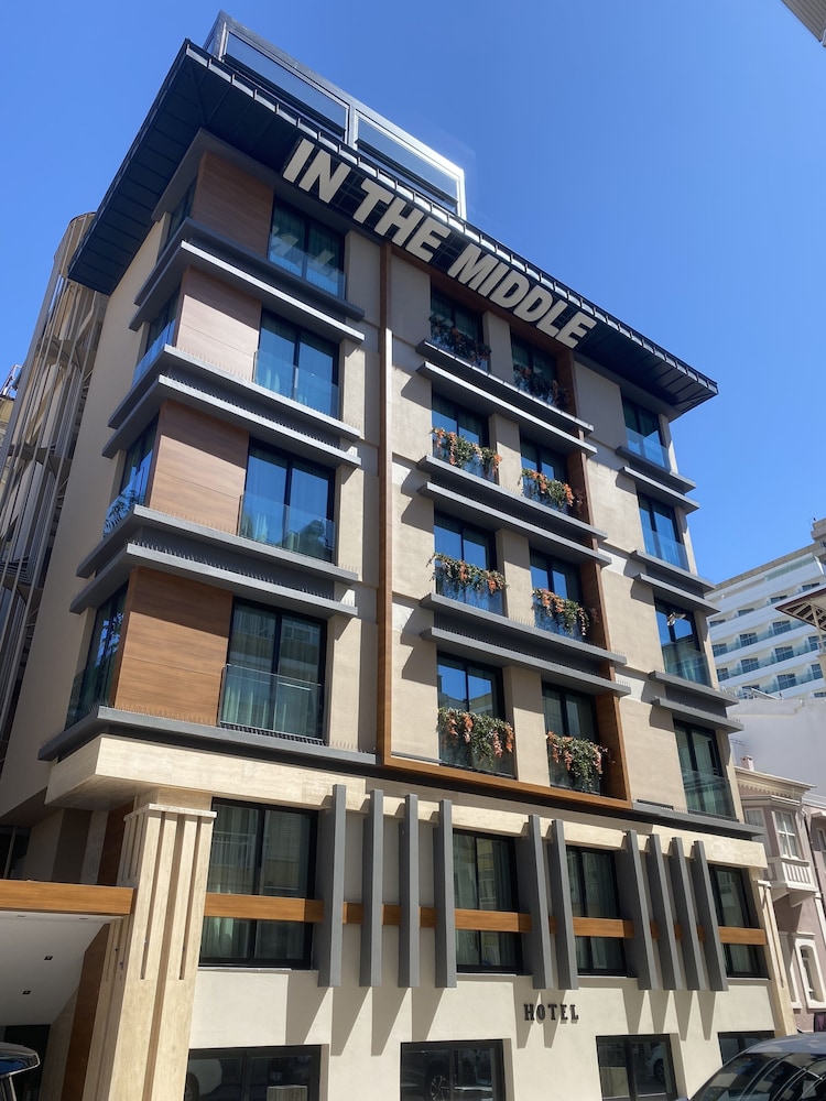 In The Middle Hotel 3/44