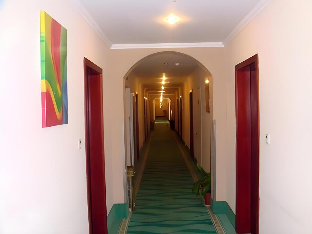 GreenTree Inn Wuxi Huishan District Taihu Huanle Garden Qianqiao Express Hotel photo2