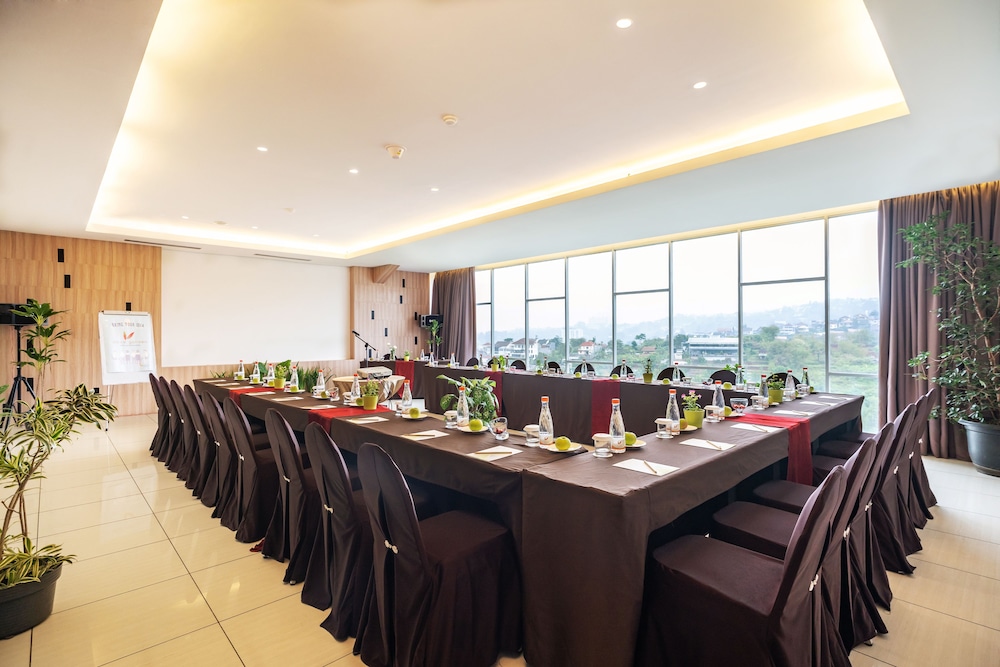 Clove Garden Hotel & Residence 43/58