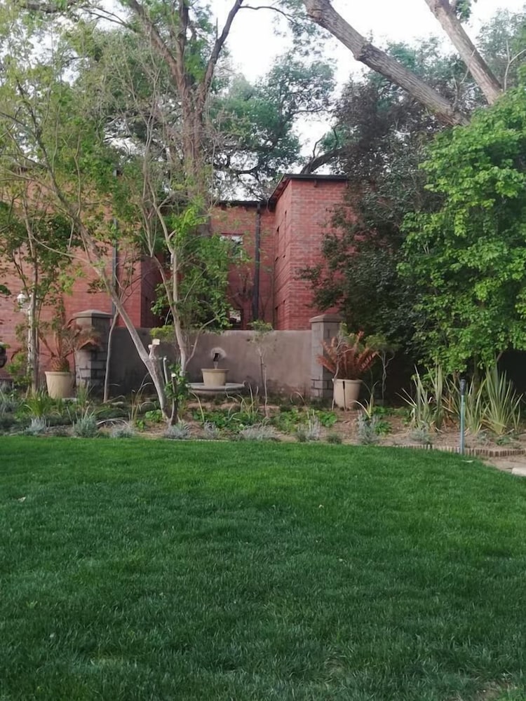 Tranquil House B&B @ 10 Berry St 28/44