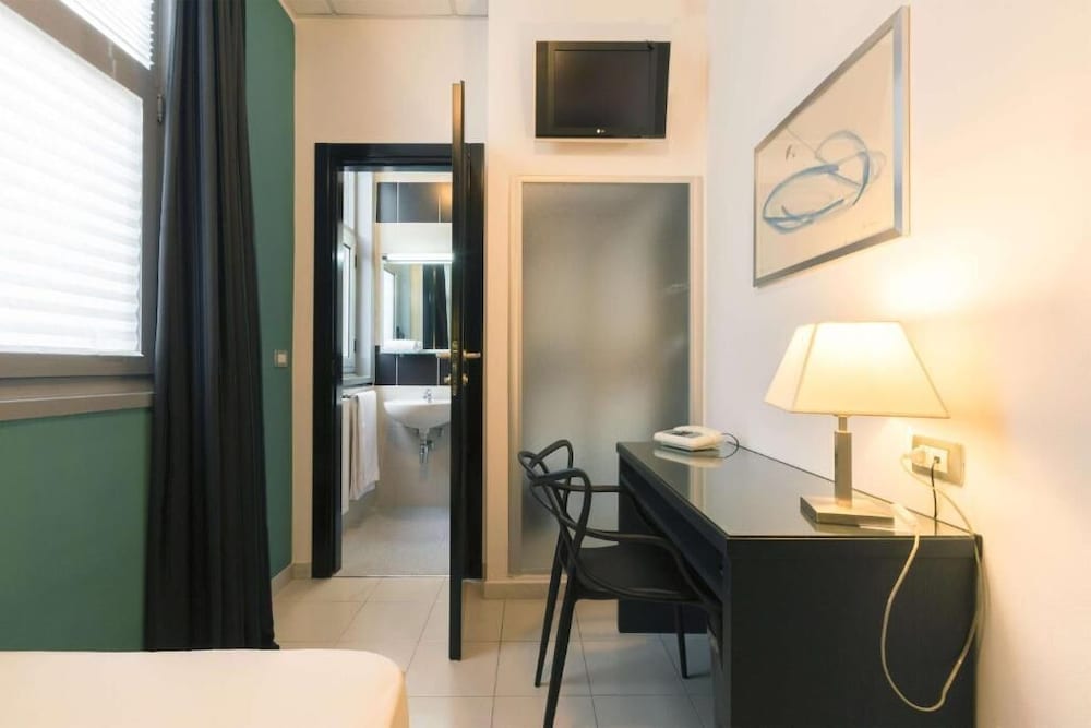 Hotel Executive Business 25/28