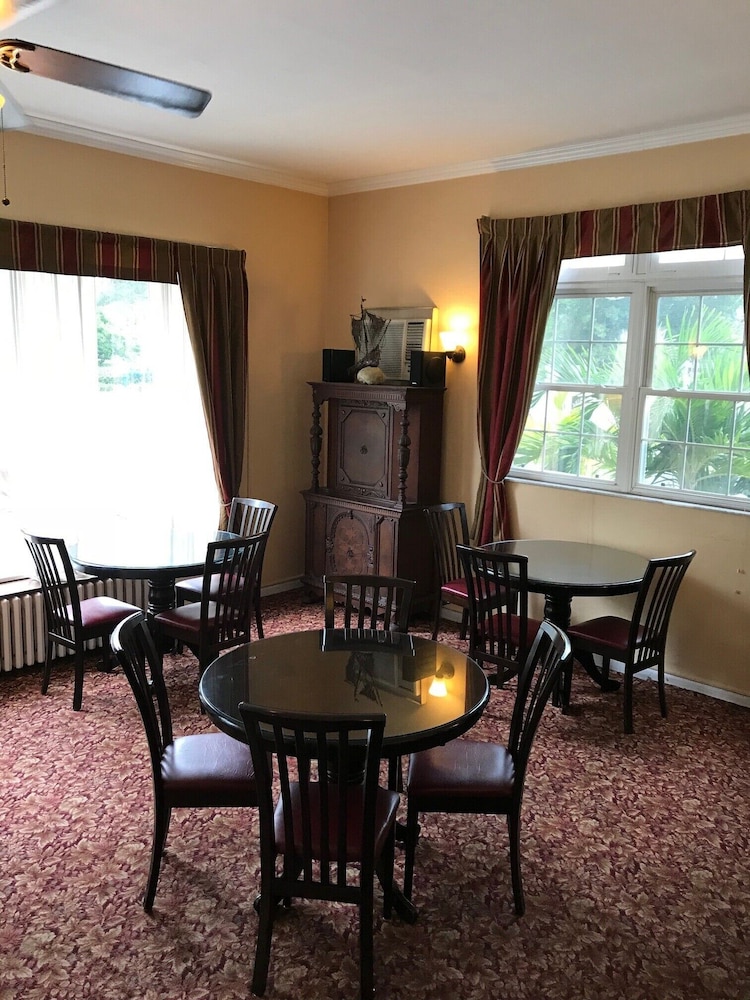 The Inn on Third 48/59