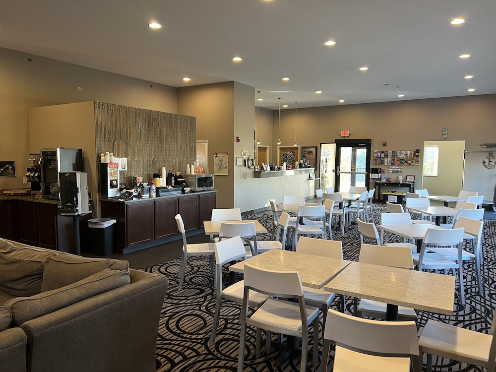 Okoboji Inn And Suites 35/52