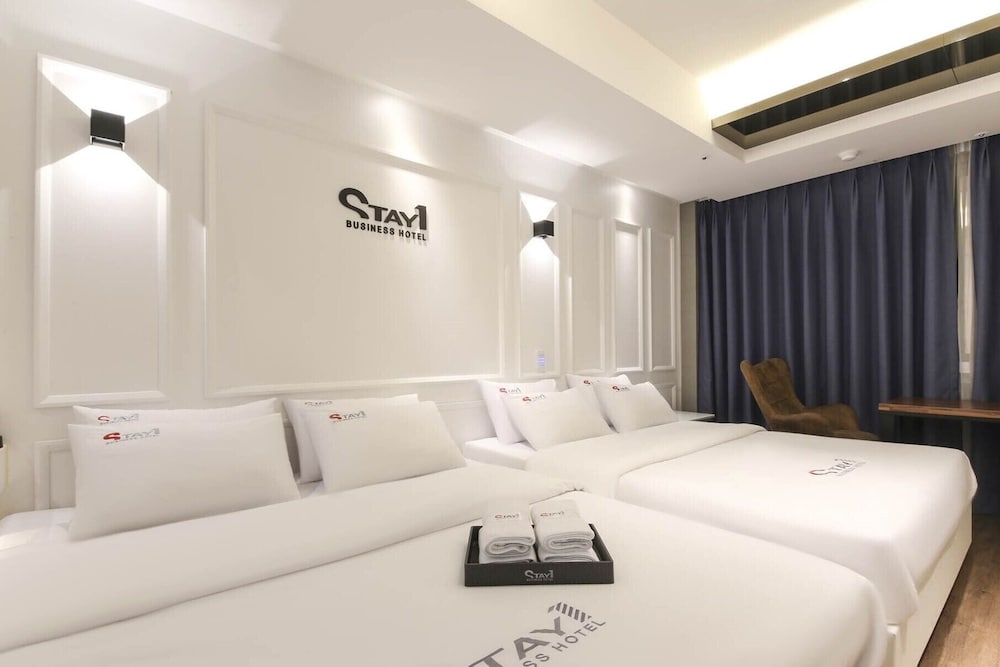 Stay 1 Hotel 16/49
