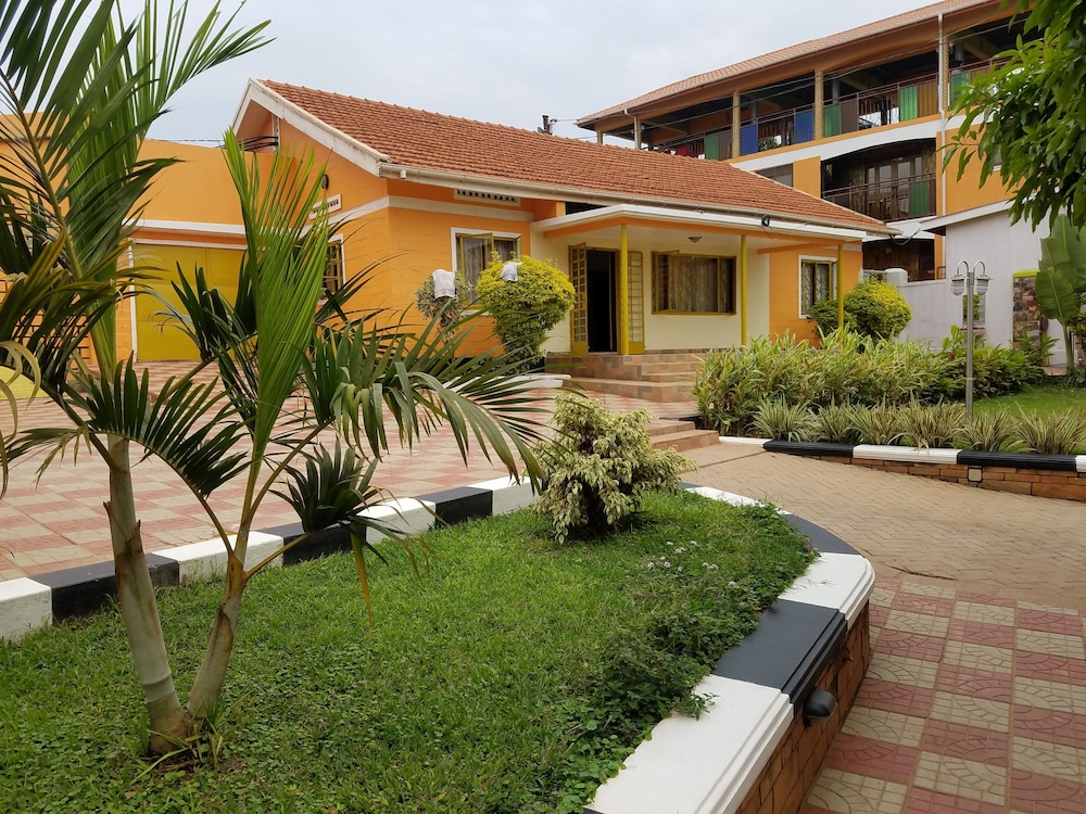 Sibyangu Standard Hotel 14/20