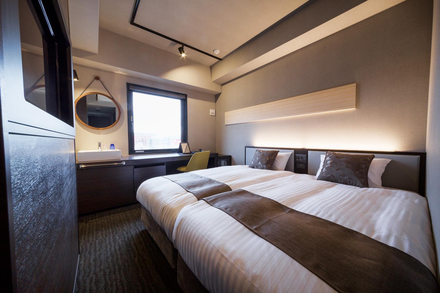 Hollywood, Standard, Twin Beds