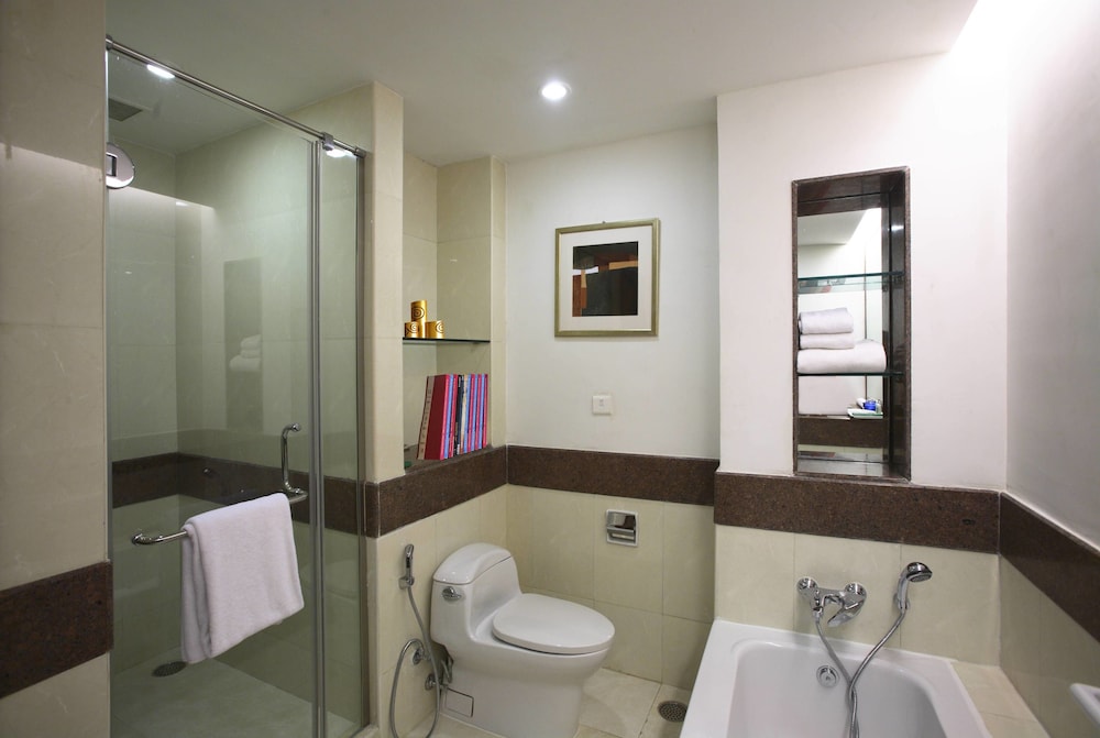 EXECUTIVE, SUITE