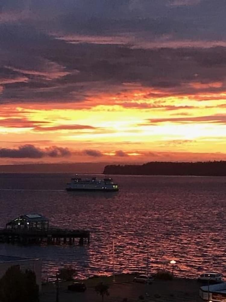 PALACE HOTEL PORT TOWNSEND 39/43