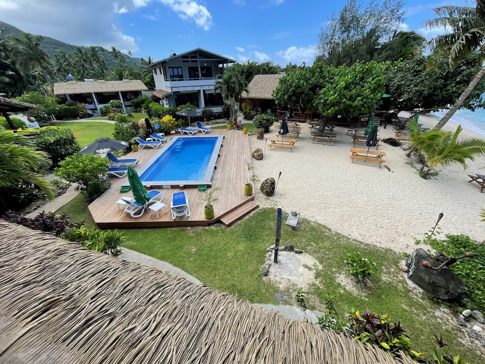 Aroa Beachside Inn 35/47