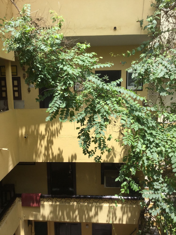Mewar Inn 48/49