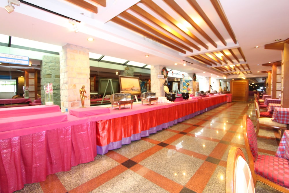 Camelot Hotel Pattaya 12/50