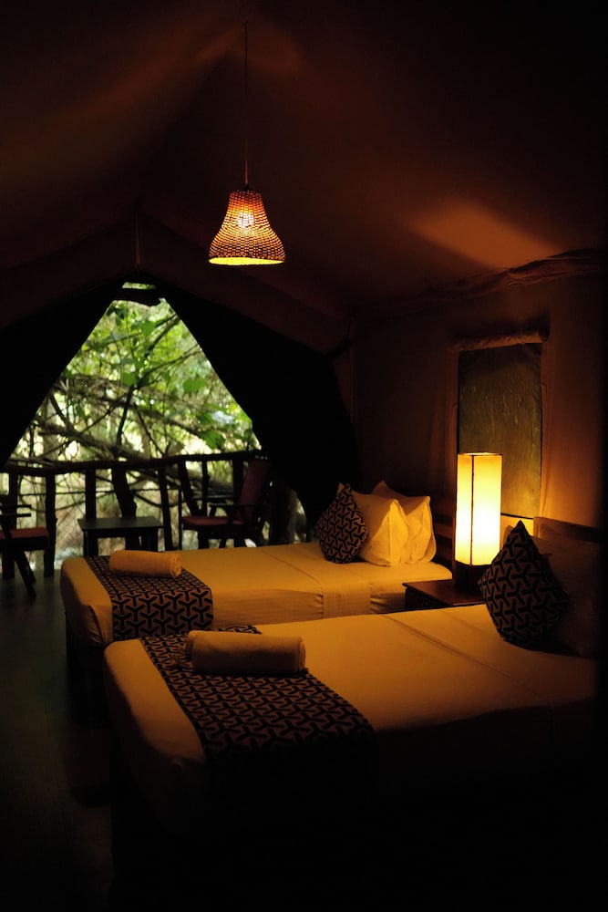 Athgira River Camp 23/38