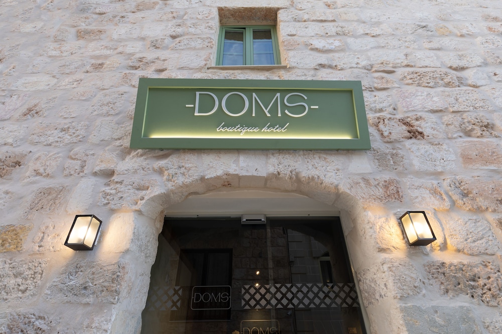 DOMS BOUTIQUE LIVING 3/48