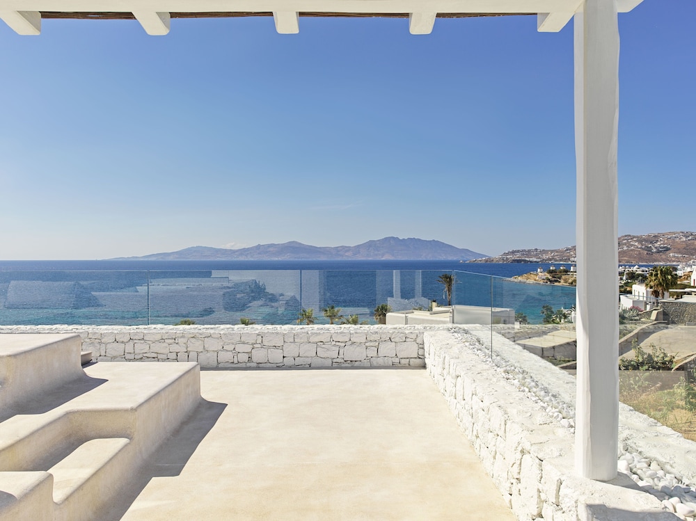Mykonos Earth Suites 65/70