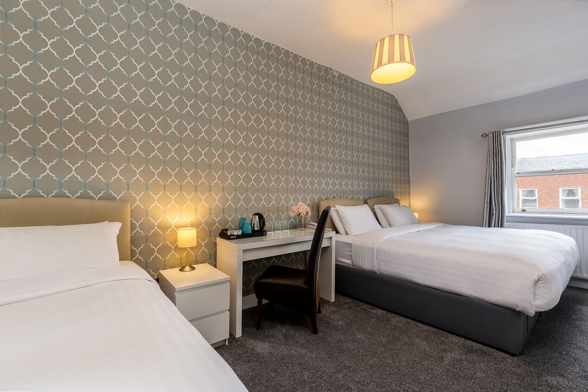 ROOM, TRIPLE, 1 DOUBLE AND 1 SINGLE BED