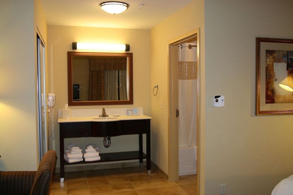 Hampton Inn Suites Brookings 7/37