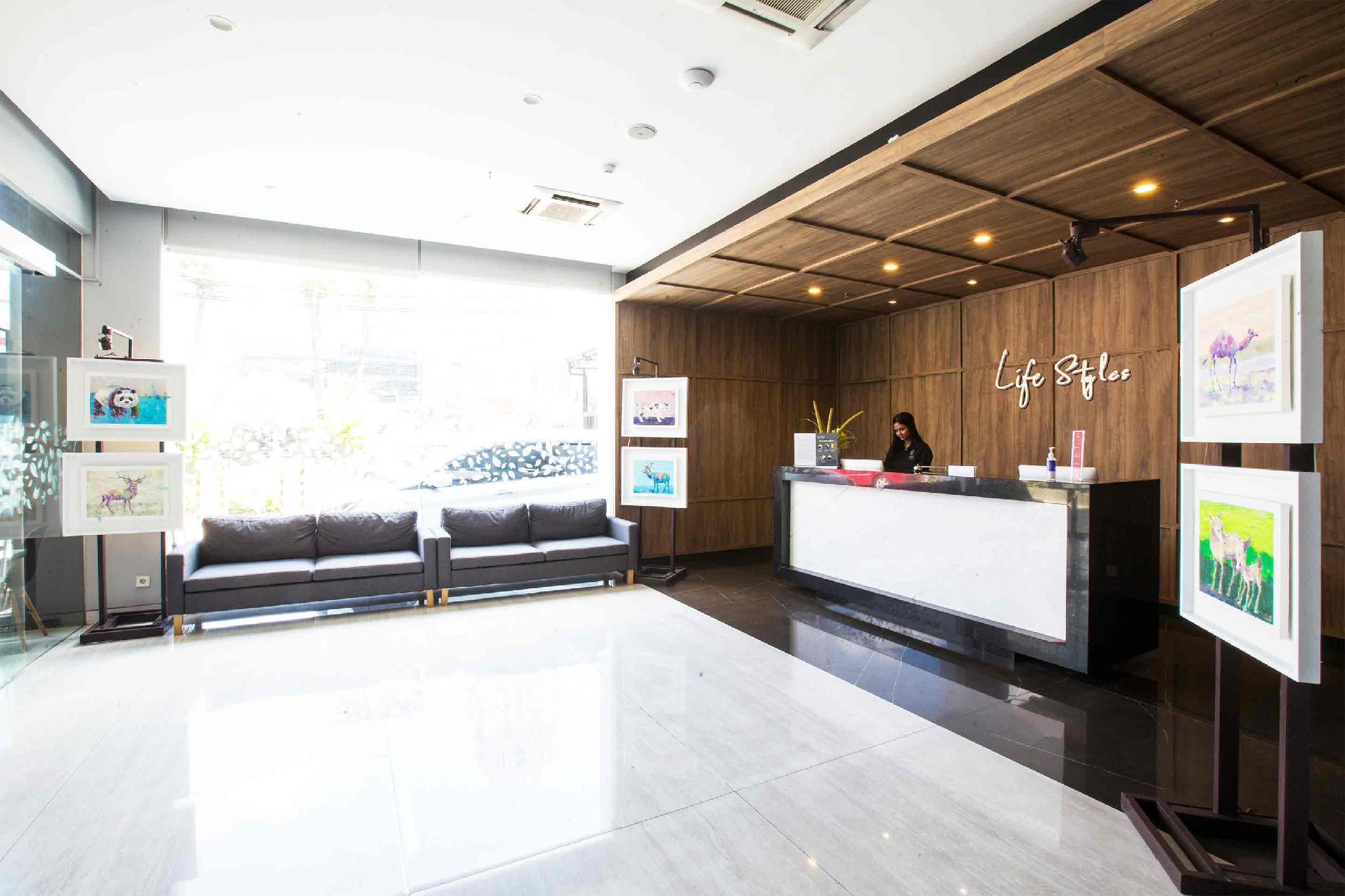 The Life Styles Hotel Surabaya 5/50