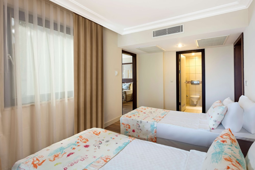 Seven Seas Hotel Life 17/50