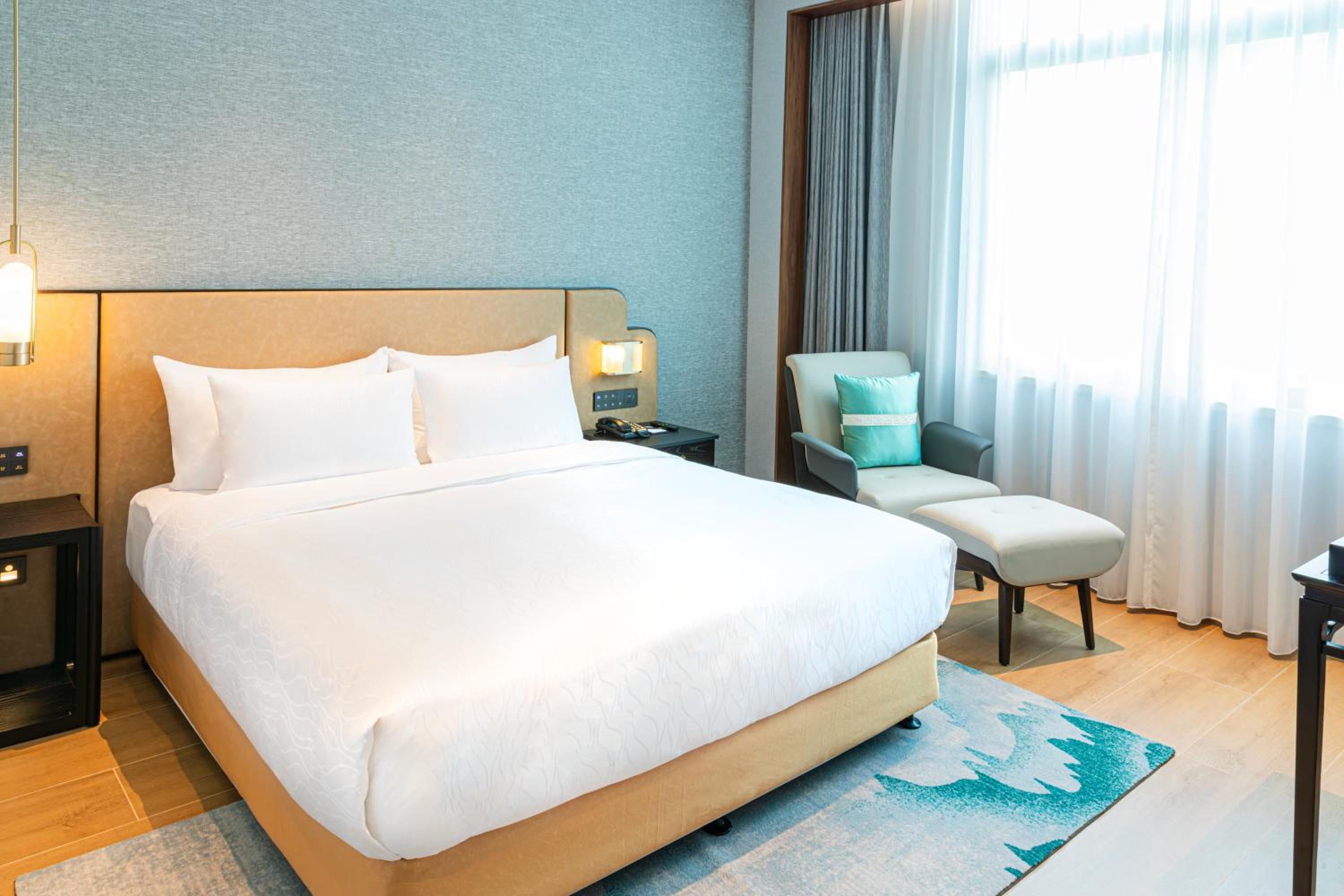Deluxe, King Bed, Queen Bed