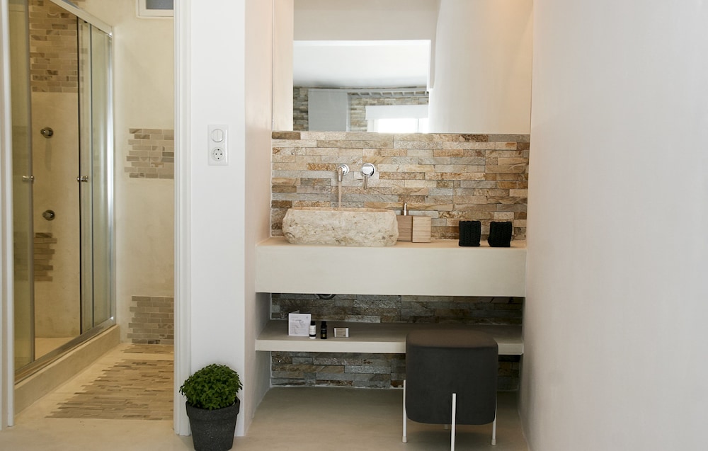 Anatoli Luxury Studios & Suites 32/50