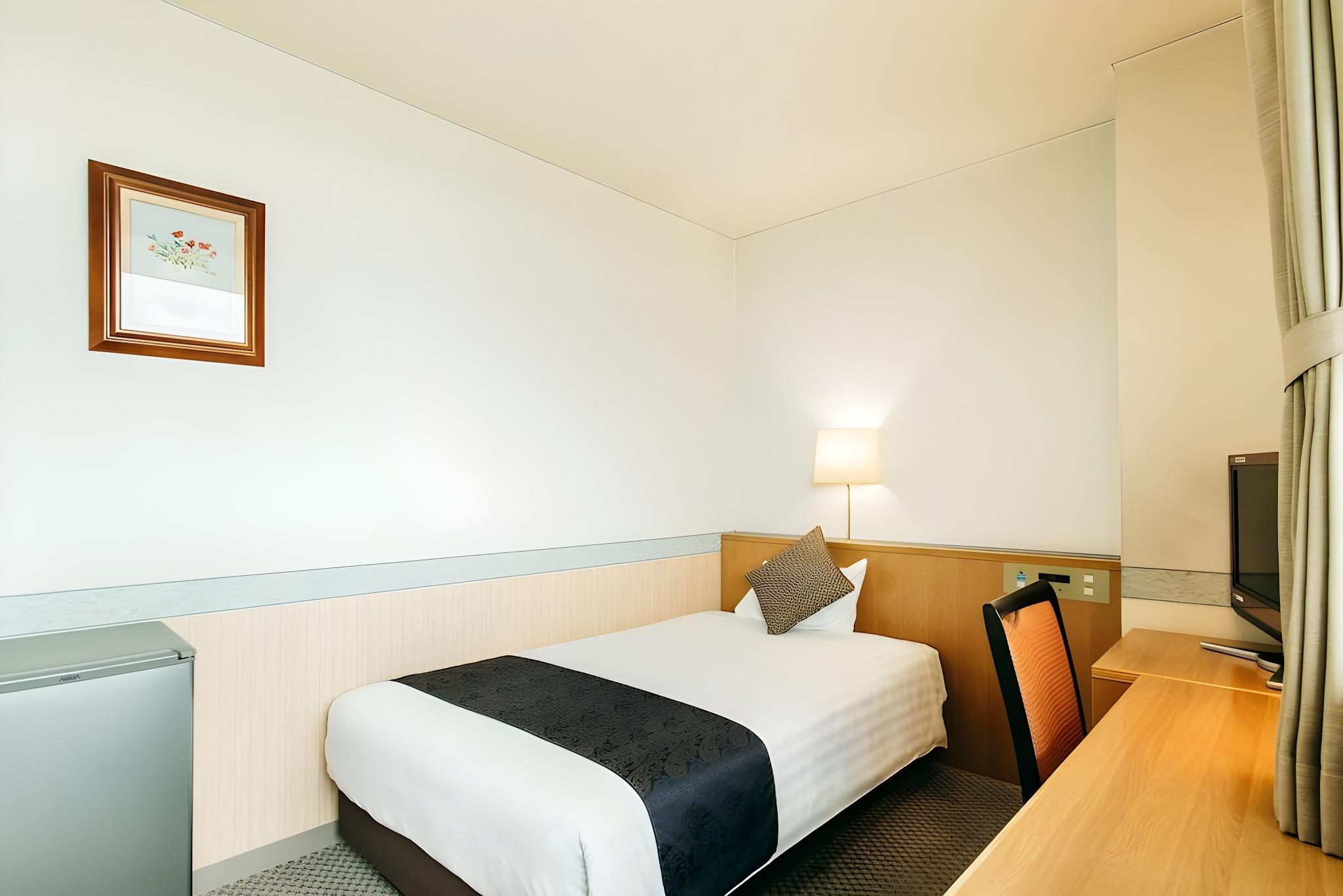 Semi Room, Semi Double Bed, Bathtub