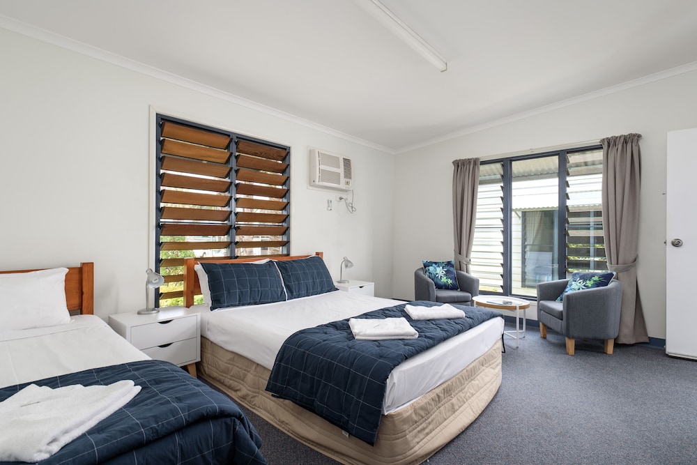 Tin Can Bay's Sleepy Lagoon Motel 5/42