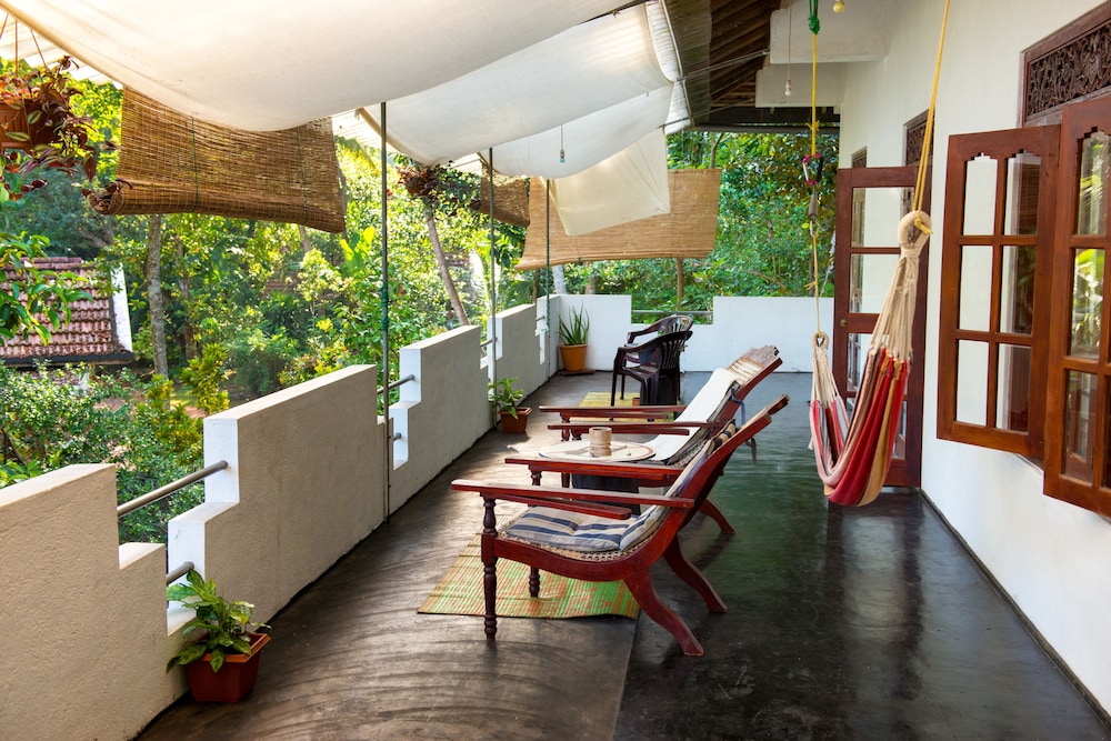 Jungleside House 12/50