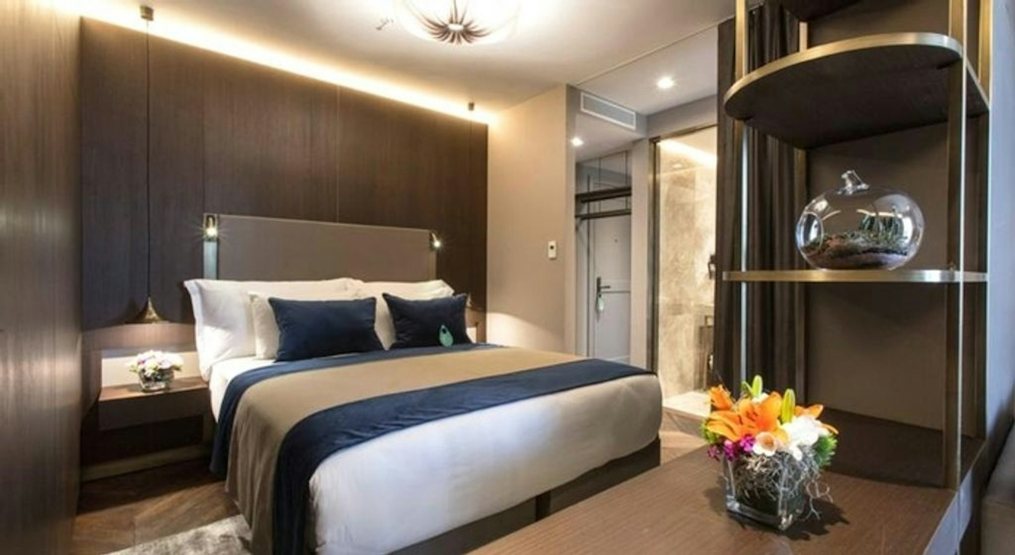 Noble22 Suites 8/39